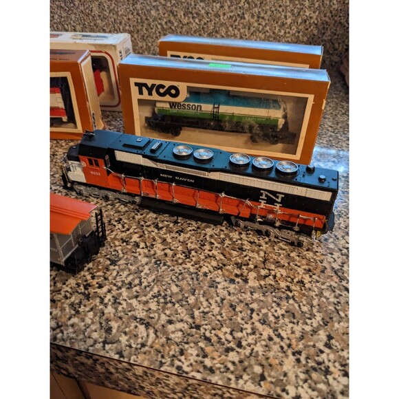 Vintage Tyco Trains lot of 7 Amtrak Baby Ruth Wesson In and Out of Box Condition - Picture 4 of 15